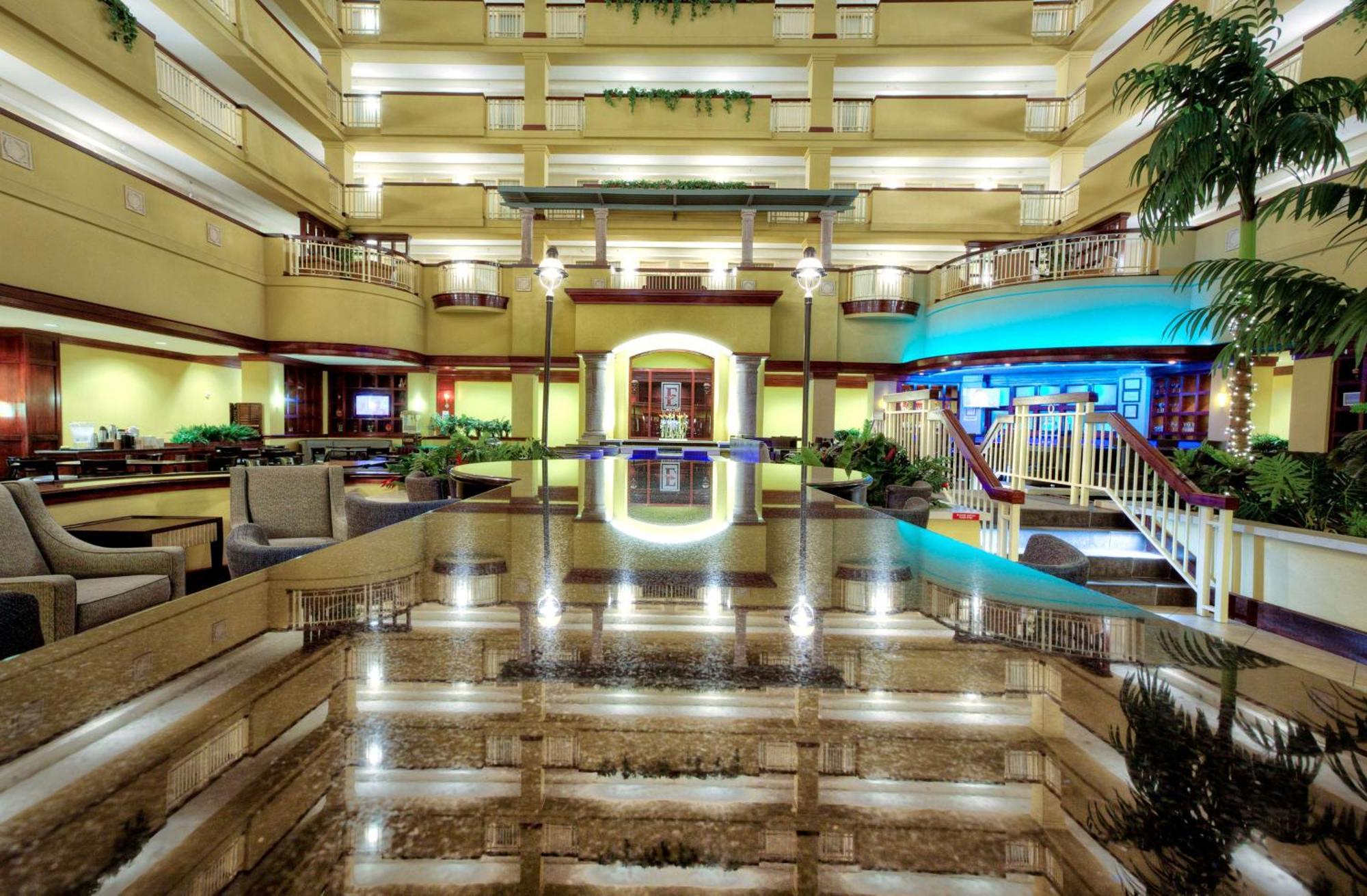 Embassy Suites By Hilton Ларедо Екстериор снимка